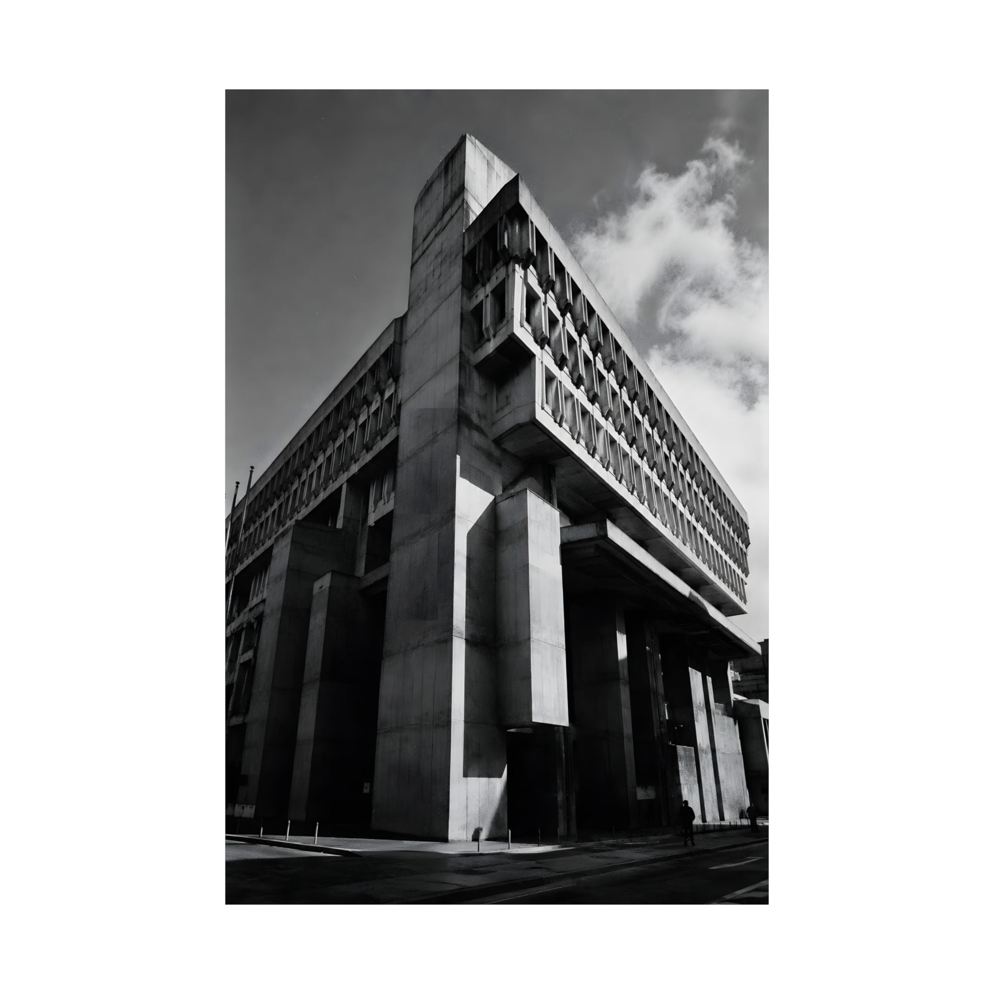 Noir Building